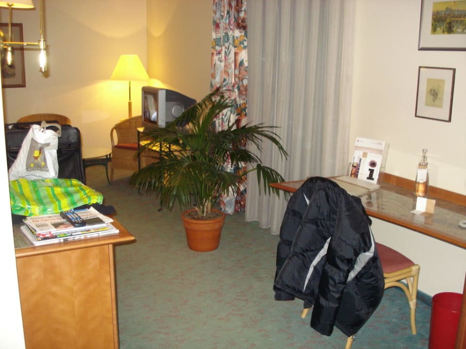 Arbeitsbereich im Zimmer NH Prague City