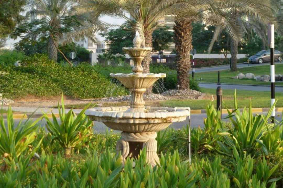 Wasserbrunnen vor dem Hotel Hilton Garden Inn Ras Al Khaimah