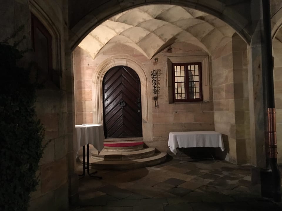 Weg zum Zimmer Rehbergers im Schloss Hohenstein - ein Romantik Hotel