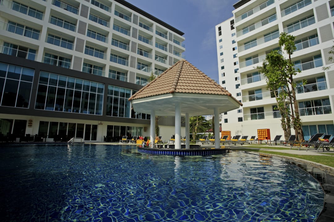 Pool Centara Pattaya Hotel