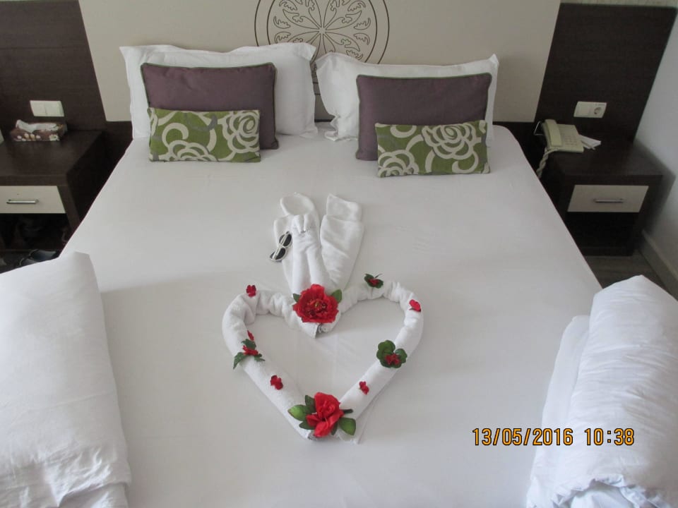 Geschmücktes Bett von Aische Side Alegria Hotel & Spa - Adults only +16