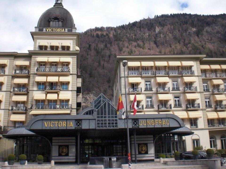 Hoteleingang Victoria-Jungfrau Grand Hotel & Spa