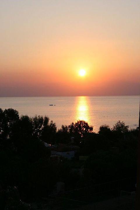 Sonnenuntergang vom Zimmer aus Hotel Grand Side