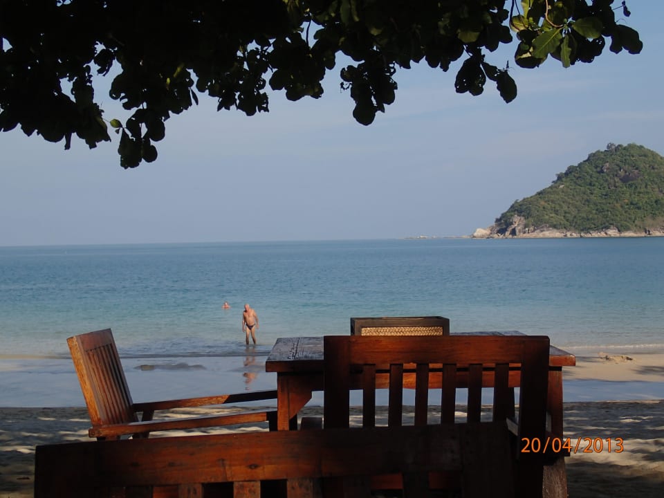 Bar und Restaurant am öffentlichen Strand Santhiya Koh Phangan Resort & Spa
