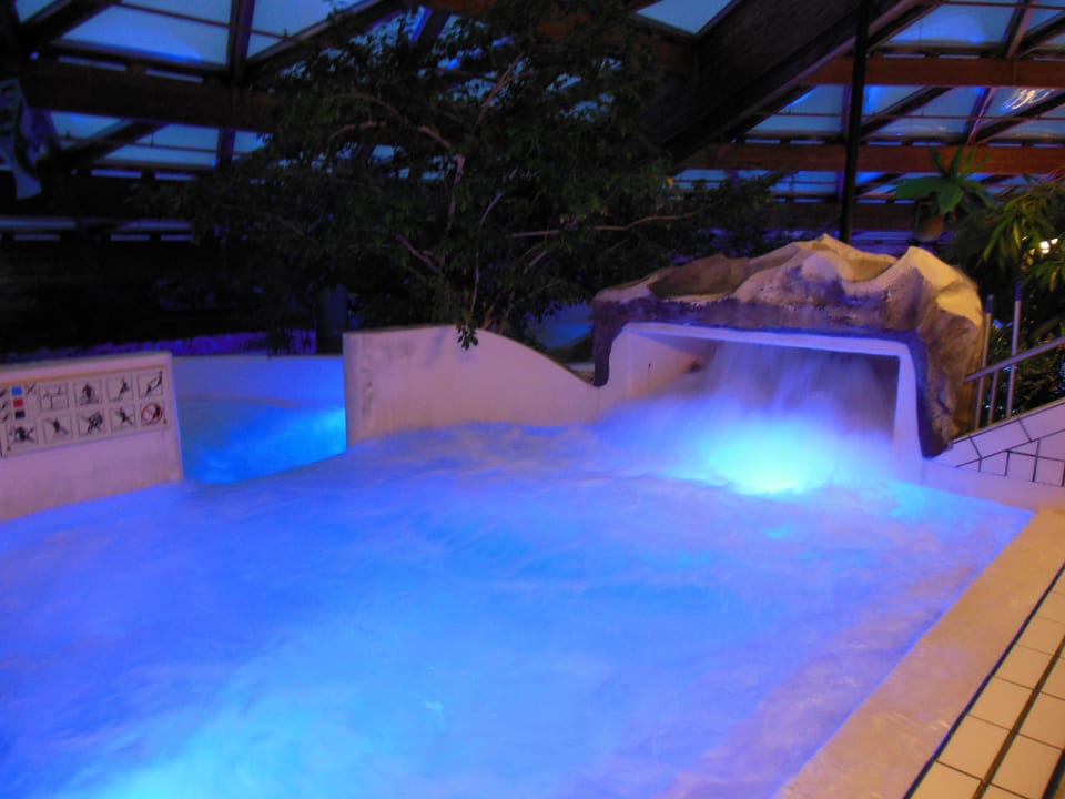 Eingang Reifenrutsche Center Parcs Park Nordseeküste