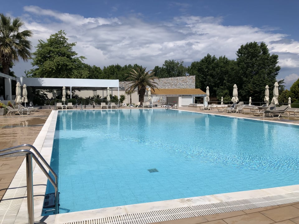 Pool Olympian Bay Grand Resort