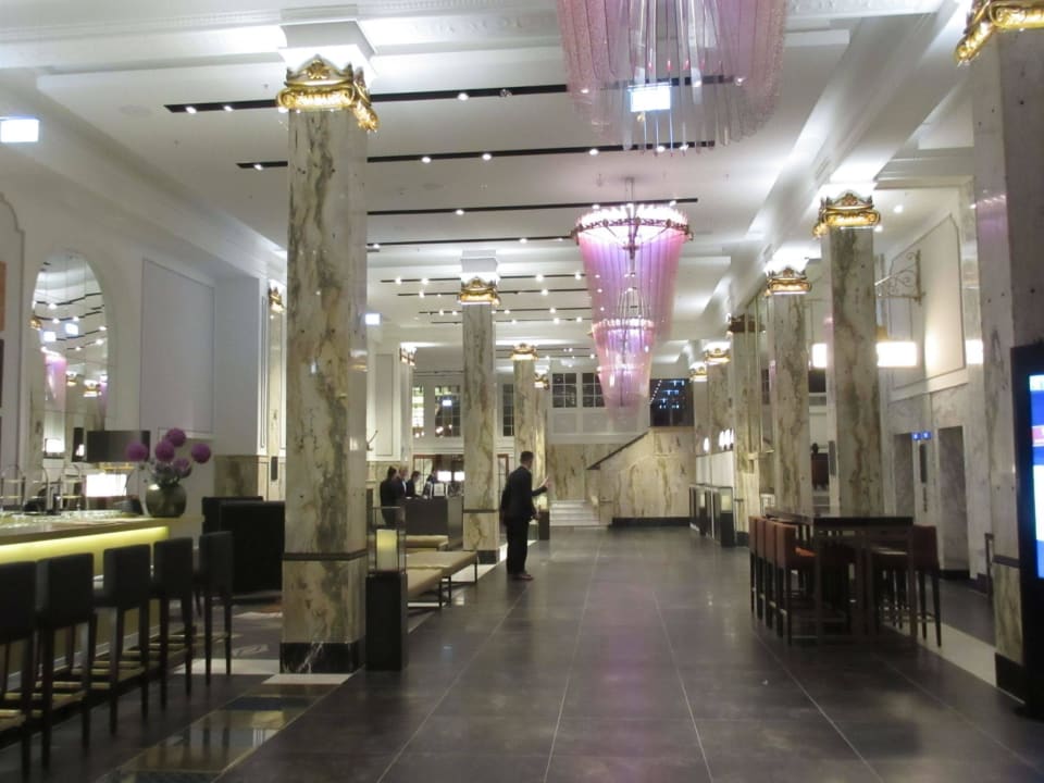 Lobby Reichshof Hamburg