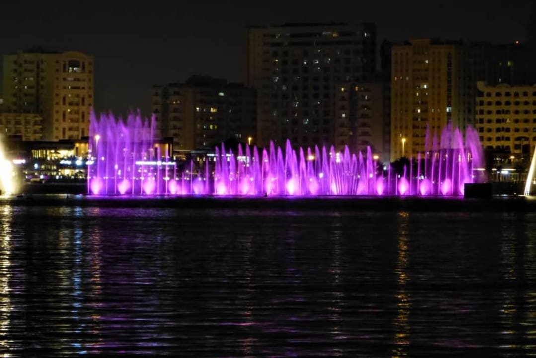 Fontanny w parku Al Majaz Hotel Golden Tulip Sharjah