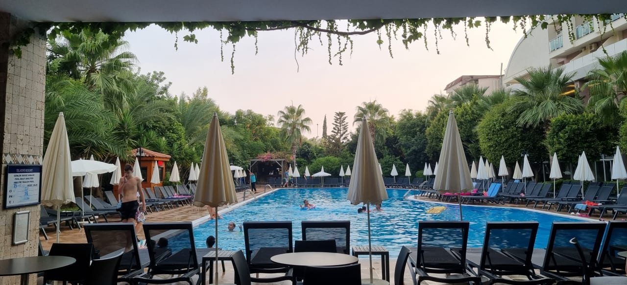 Pool Telatiye Resort
