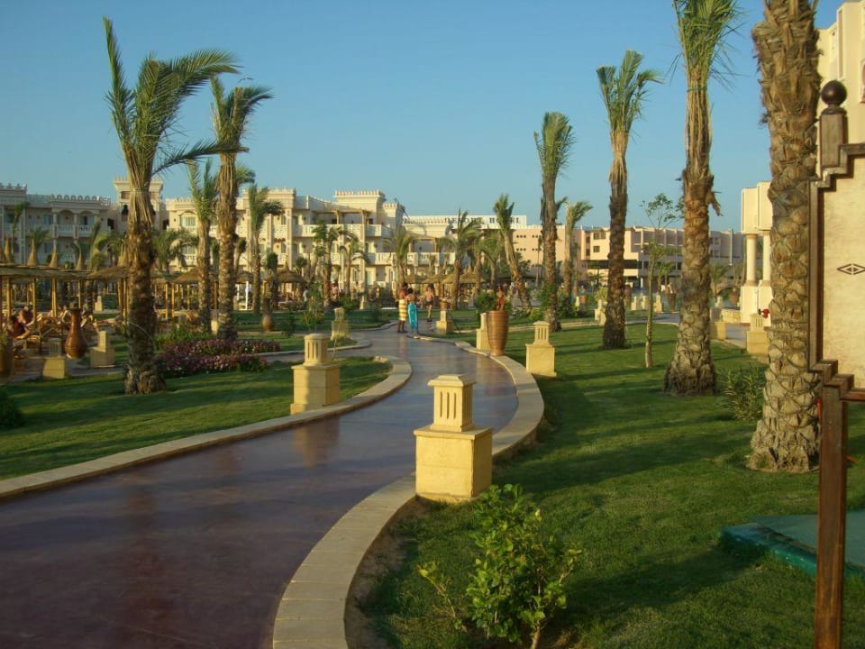 Weg zum Strand Pickalbatros Palace Resort