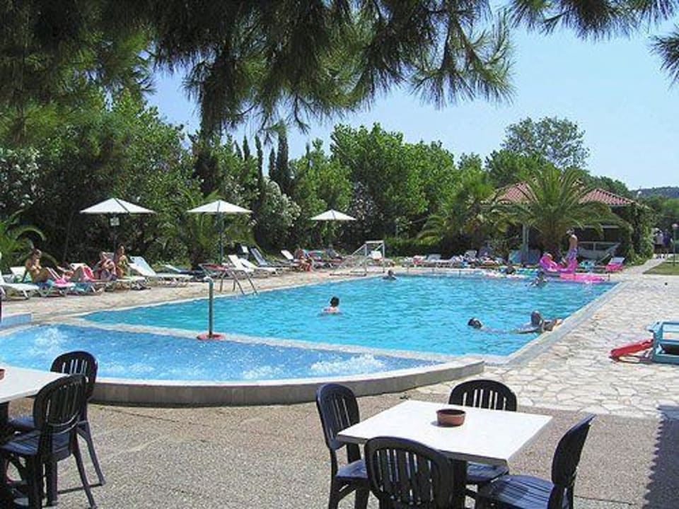 Pool facilities Koulouris Beach Hotel