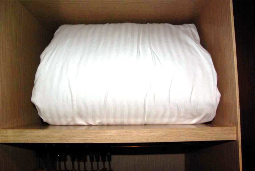 Zusatzdecken sehr groß super und Kissen im Schrank, ich brau GPRO Valparaiso Palace & Spa