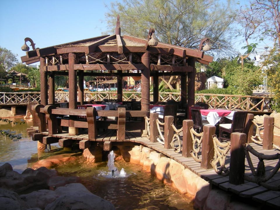 Brücke über den großen Pool Hotel Delta Sharm Resort