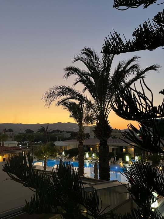 Ausblick Petousis Hotel & Suites