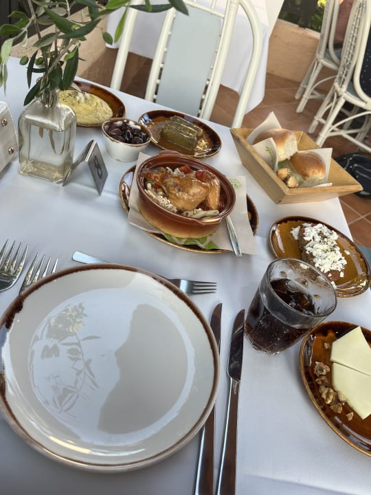 Gastro Anissa Beach & Village