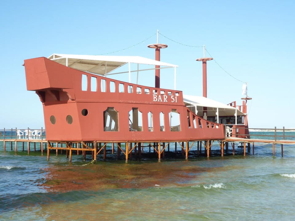 Bar auf dem Wasser Sahara Beach Aquapark & Resort
