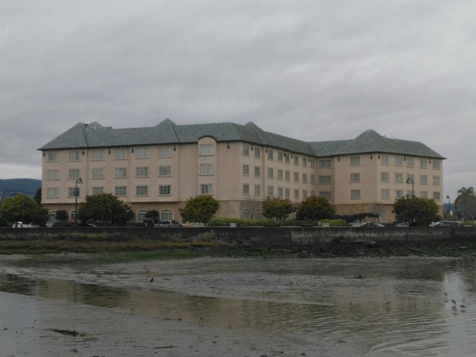 Außenansicht Bay Landing Airport Hotel