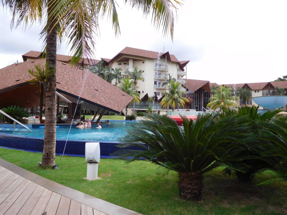 Poolbar im und außerhalb vom Wasser Recanto Cataratas Thermas Resort & Convention