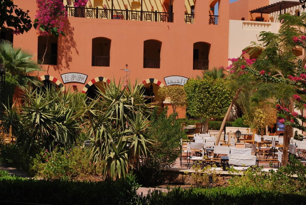 Bary czynne wieczorem Jaz Makadi Saraya Resort