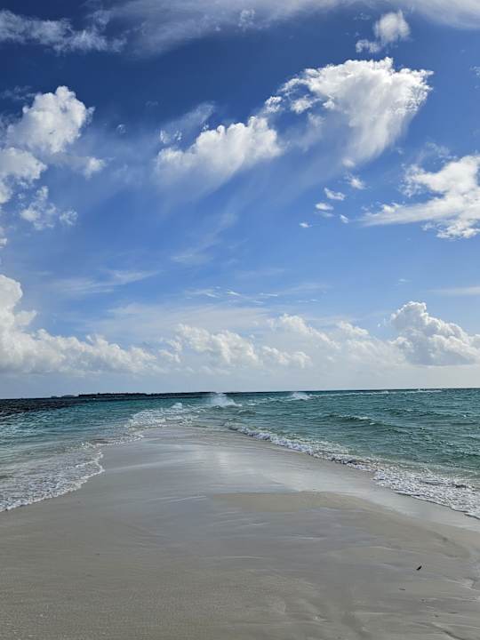 Strand Kuredu Island Resort & Spa