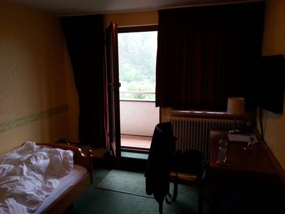 Einzelbettzimmer mit Flat-TV Hotel am Bad-Wald