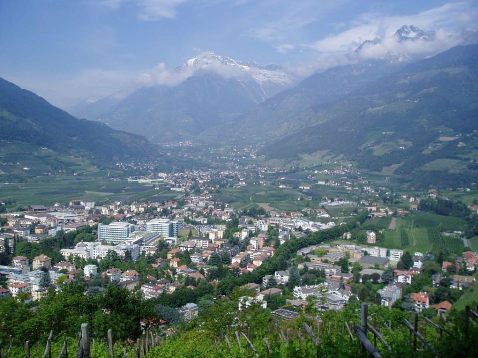 Hotel Gnaid - Blick auf Meran Small & Beautiful Hotel Gnaid