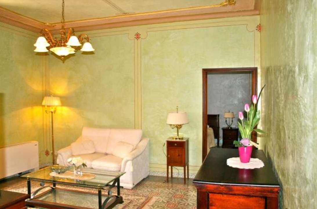 Suite, einmalig schöne Antikmöbelierung Luxury Hotel & Spa Es Jardi