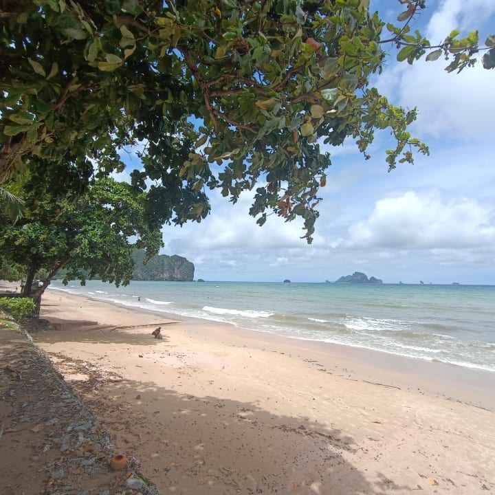 Strand Holiday Inn Resort Krabi Ao Nang Beach by IHG