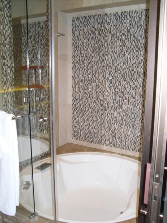 Badewanne  Hotel Harbour Grand Hong Kong
