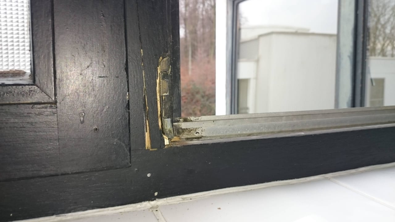 Defektes Fenster  Fletcher Hotel-Restaurant Arnsberg-Sauerland