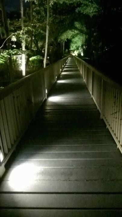 Bei Nacht Dusit Thani Krabi Beach Resort