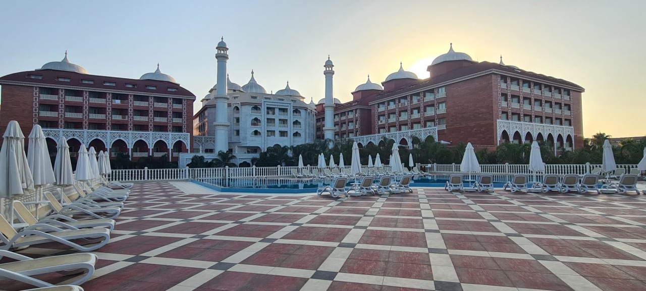 Außenansicht Royal Taj Mahal Hotel