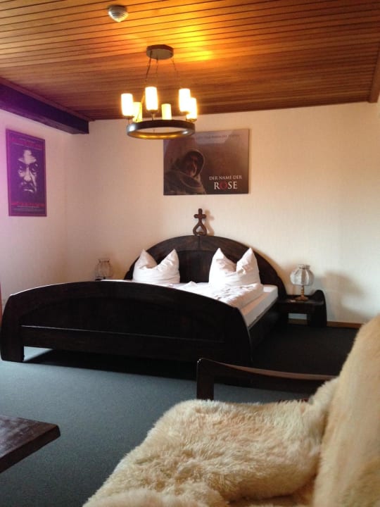 Der Name der Rose Suite Das Krimihotel
