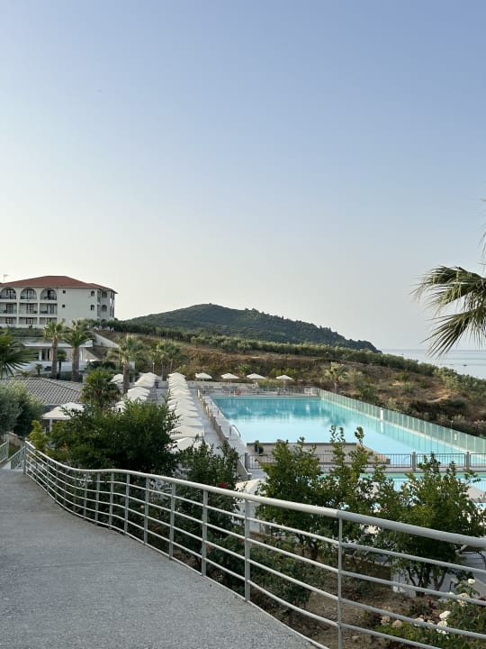 Pool Akrathos Beach Hotel