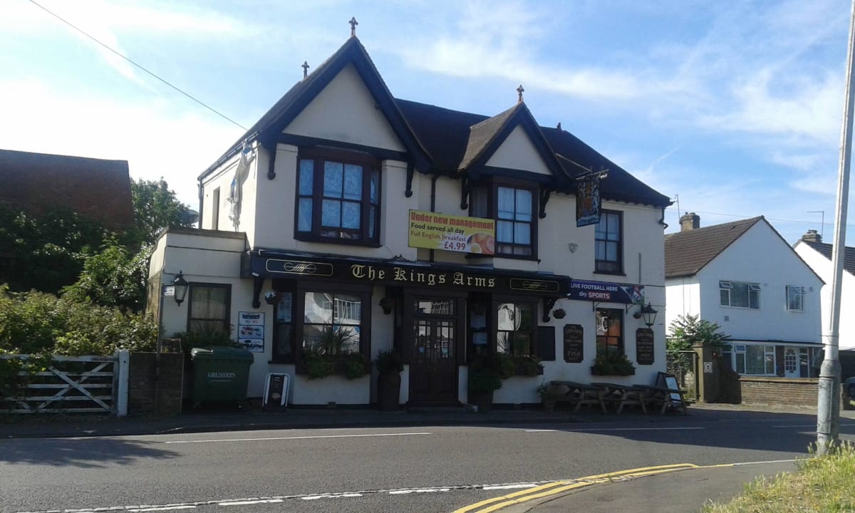 Pub neben unserer Unterkunft Hotel Heathrow Lodge