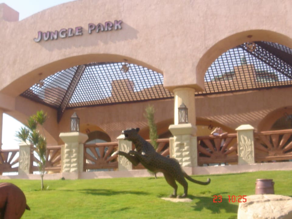 Отель Pickalbatros Jungle Aqua Park Resort - Neverland Hurghada