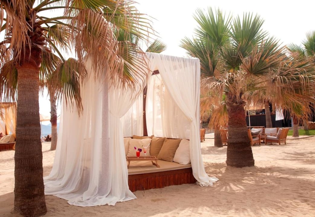 Beach Club D Maris Bay