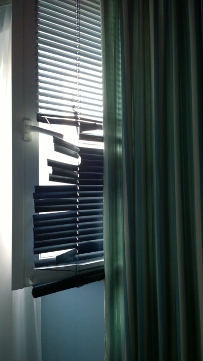 Kaputtes Rollo Hotel Bardolino