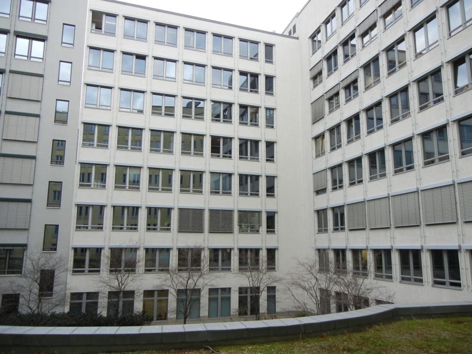 Innenhof Vienna House Easy by Wyndham Leipzig