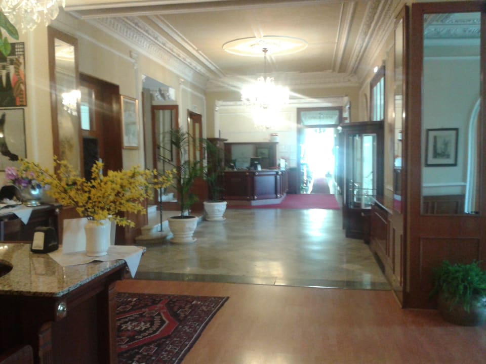 Lobby Grand Hotel Des Anglais
