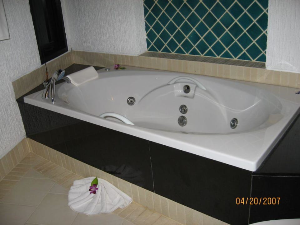 Jakuzzi Bungalow Peace Laguna Resort Peace Laguna Resort and Spa