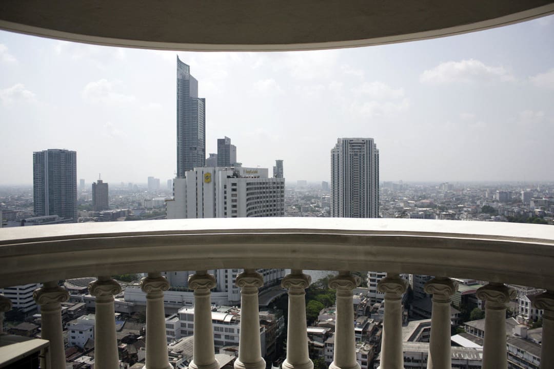 BALCONY ITSELF Hotel Lebua At State Tower