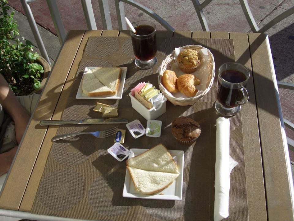 Continentales Frühstück Hotel Ocean Five