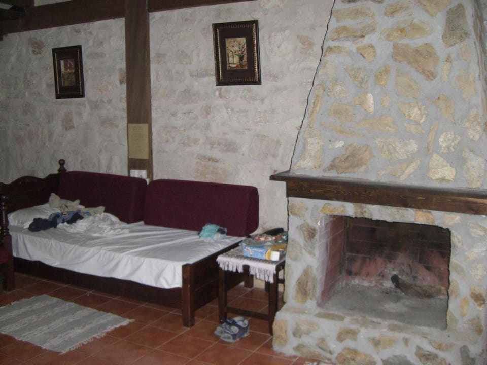 Bett unten Stone Village Petrino Horio