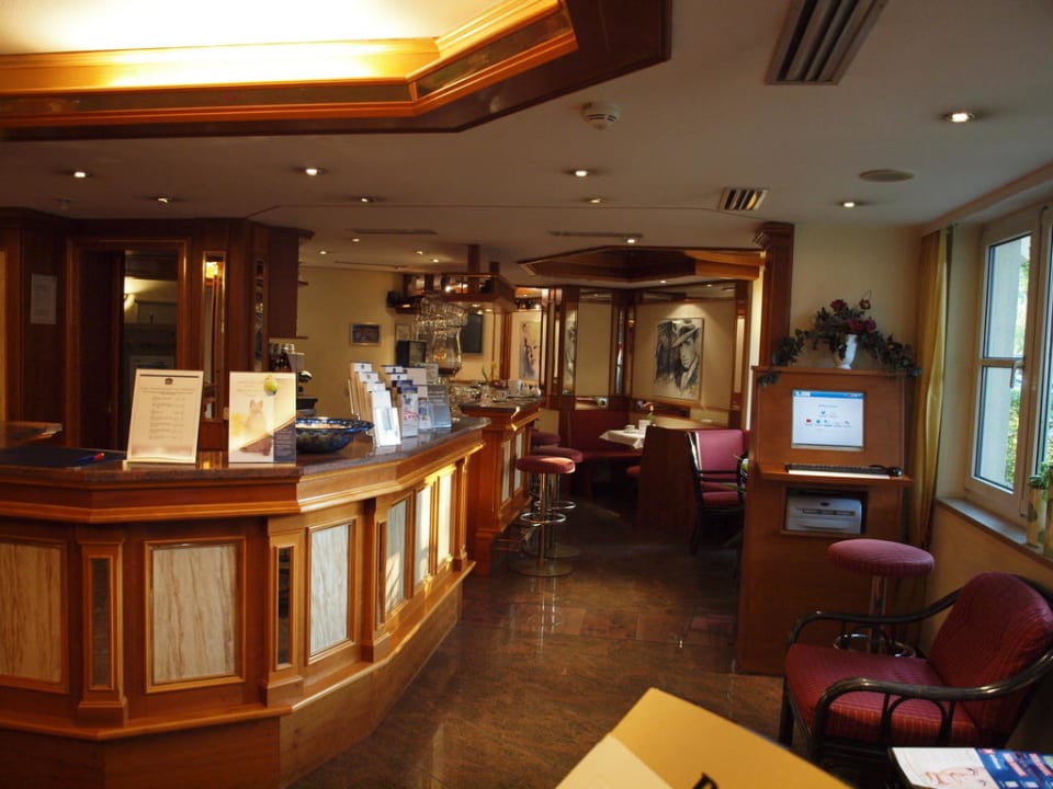Lobby mit Blick zu Bar Best Western Plus Parkhotel Erding