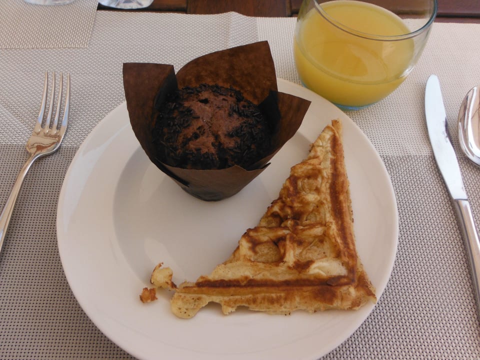 Frühstück DoubleTree by Hilton Resort & Spa Marjan Island