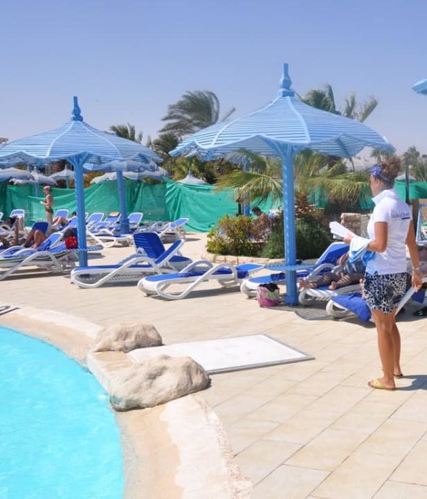 Hostessa Aladdin Beach Resort