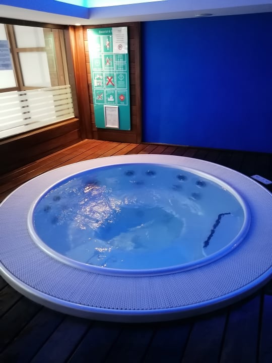 Pool Bull Escorial & Spa