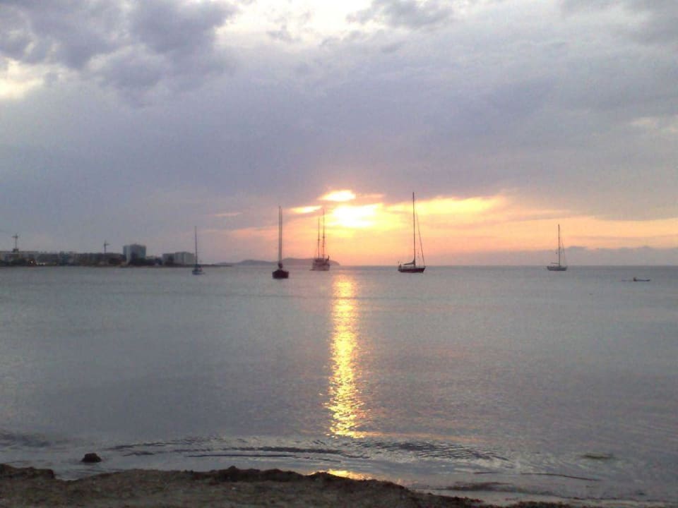 Sonnenuntergang am Hotel Hawaii NYX Hotel Ibiza - adults only
