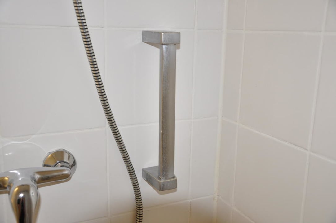 Blick in die Dusche Hotel Domicil Hamburg by Golden Tulip